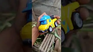 menemukan bus tayo dan mobil polisi