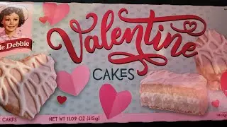 Taste testing: Little Debbie Valentine cakes 