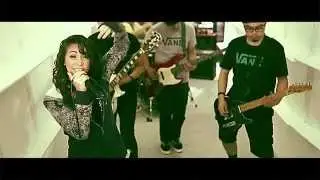Saydie - Famous (Official Music Video)