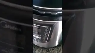 Panela de pressão elétrica Midea Liva ,sobrecoxas de frango assado.