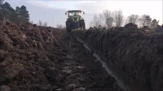 Ploughing 2017 | Claas Axion 810 + kverneland