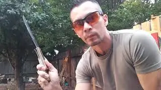 1,2 Punch Knife Throwing Combo