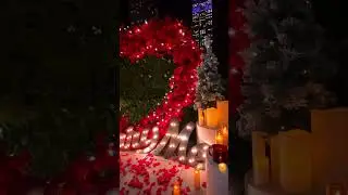 GORGEOUS CHRISTMAS THEMED Marriage Proposal Decor NYC #engagement #proposal #empirestatebuilding
