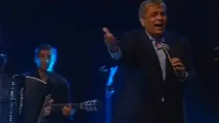 Jewish World Music Singer Enrico Macias in Jerusalem - Paris, tu m'as pris dans tes bras בירושלים