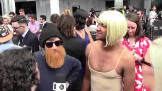 triple j's Matt and Alex are Sia and Chet Faker on the ARIA Awards Red Carpet (2014)