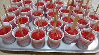 Picolé de Gelatina de Morango no Copinho