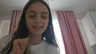 Testam 2 glossuri impreuna!🥰