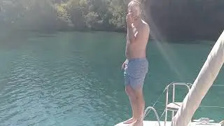Tomb Bay Dive