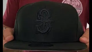 Seattle Mariners TEAM-BASIC BLACKOUT SNAPBACK Hat by New Era