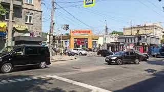 Slotoking Радио Люкс на видеоэкране ТЦ Нагорка пр  Гагарина, 8А, вид с  перекрестка ул Чернышевского