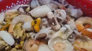 How to make delicious seafood salad 