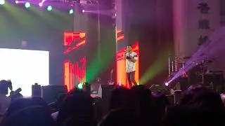 #McSai rocking the stage for #OruNation at Malaysia on October 2018 (2)