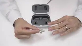 ¿Sabes cómo funcionan los botones de tus audífonos Hansaton? Nuestro experto audiólogo te lo cuenta.