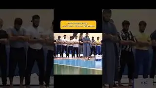 почему во время намаза так руки поднимает?🤔Объясните #намаз