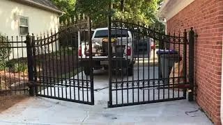 Driveway gate