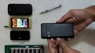 Opening Back cover of Nokia N950 Prototype to replace battery #NokiaN950 #NokiaPrototype