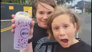 We tried the grimace shake at Santa's parade Part 2