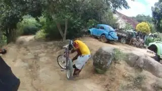 Aprendendo DownHill - trilha saltinho