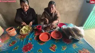 ✅️😃Disfrutando de un rico panqué con mi mamá 
