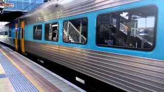 Countrylink Xplorer departing Hornsby P3