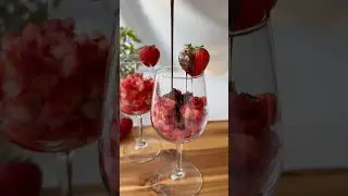 STRAWBERRY CHOCOLATE OBSESSION #asmr #dessert #chocolate  #satisfying