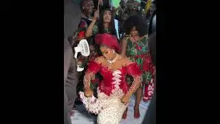 Beautiful Akwa Ibom bride showcasing her dance moves. #nigerianwedding #akwaibom #ibibio