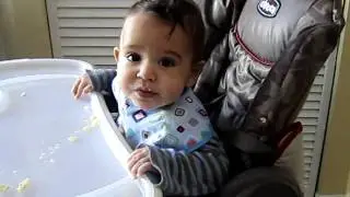 Ryan adore les bananes