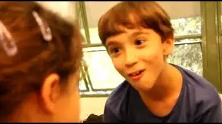 Existe algu&eacute;m mais irritante que esse menino?