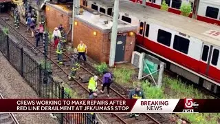 Red Line train derailment snarls commute
