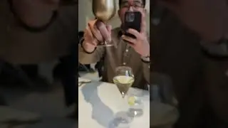 Disfrutar, clinking glasses
