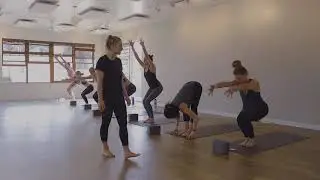 Hollywood Market Yoga - Hot Hour Video