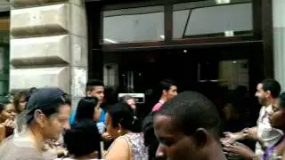 Promoci&oacute;n de ETECSA provoca colas de 3 d&iacute;as en Cuba