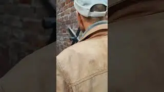 Крыша старого строения в Любеке слегка наклонилась, Германия 03.10.22