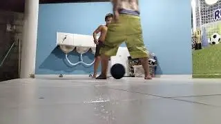 Ruan e rene jogando bola