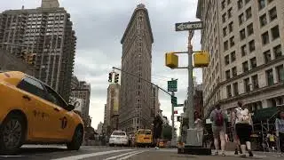Time-Lapse NYC Odd Triangle building named Flatiron
