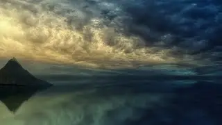 La Presencia de un Extraño Ser en el Mar (Experiencias con Demonios) - #ElFantasmaErrante (702)