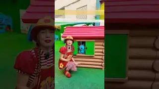 At home with friends #singinggames #dulcyl&iacute;n