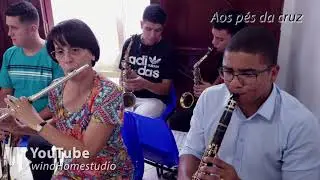 AOS PÉS DE JESUS