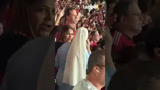E DO NADA, UMA FREIRA FLAMENGUISTA NA SUA TELA... BOM DIA!