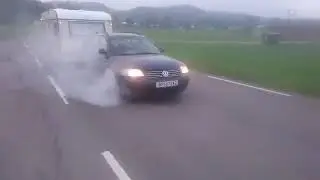 Insane burnout volkswagen passat with caravan