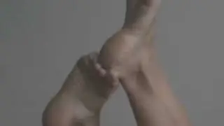 Girl's feet high arches