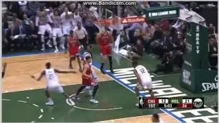 Jabari Parker Dunk on Robin Lopez - Milwaukee Bucks vs. Chicago Bulls - NBA - 15/12/2016