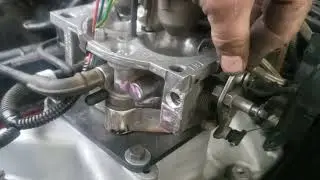 Установка впуска карбюратора EGR Edelbrock TBI 5.7 350.