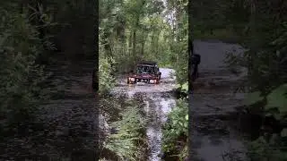 MITSUBISHI MONTERO LIMITED GEN 3 2002 YEAR MODEL TACKLING THE DEEP WATER.