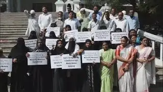 GULBARGA MINORITY WOMEN PROTEST AGAINST BIHAR CM NITISH KUMAR PROTEST AT DC OFFICE