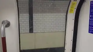Bakerloo line (72 Stock) at Elephant and Castle 18/01/26 (4K)