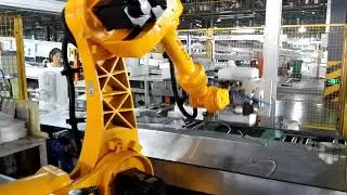 Robot of EFORT brand applied in Media air conditioner of Home alliance industry.