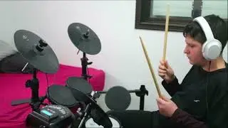 הניסיון הראשון שלי בלתופף את Megalovania