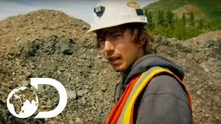 An Uneven Water Flow Jeopardises Parker's Schedule | SEASON 5 | Gold Rush