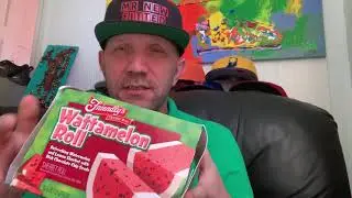 Friendly&rsquo;s Watermelon roll and Carvel&rsquo;s ice cream cake